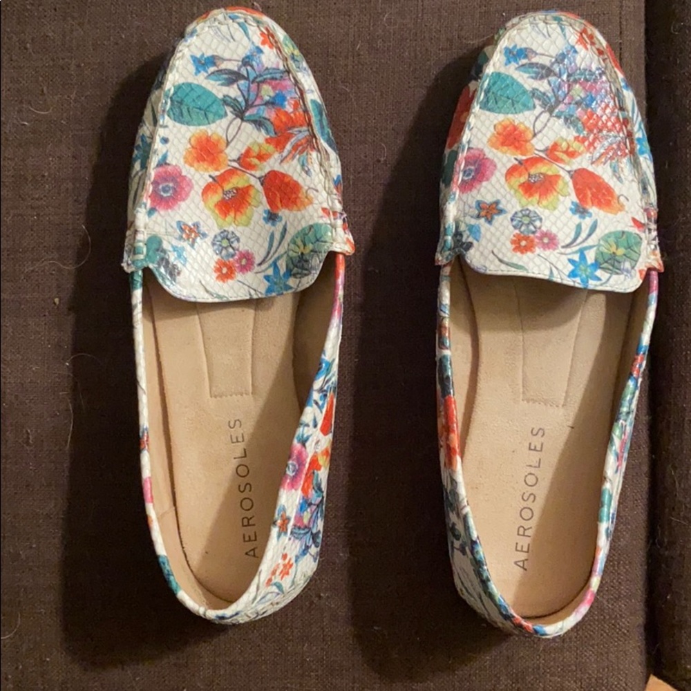 NWOT Floral leather Aerosoles size 9 Loafer